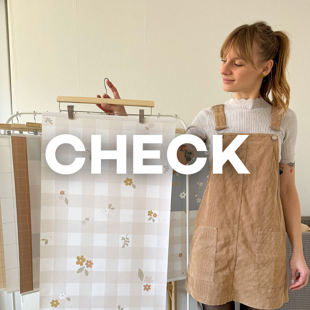 Checked wallpaper - a fashion that never goes away!
