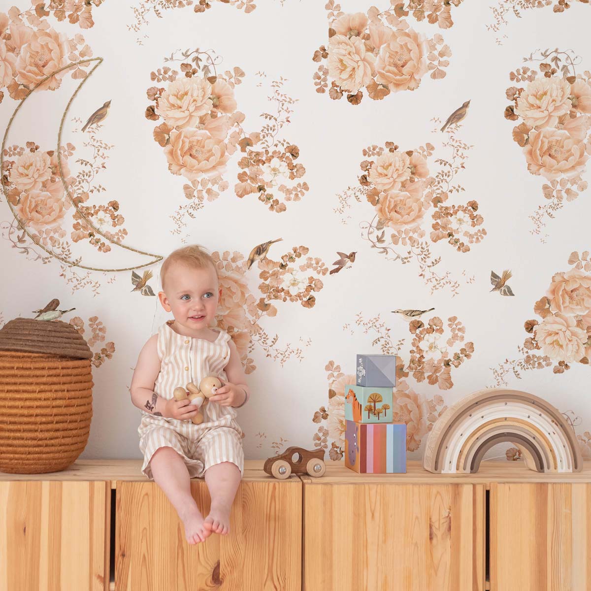 Subtle Hamptons Garden Wallpaper Sample