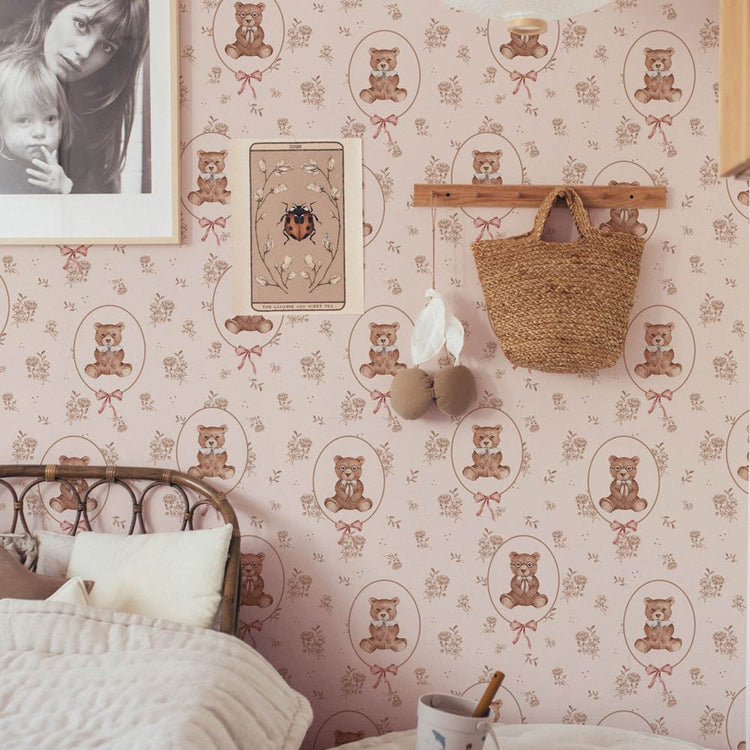 Wallpaper with bears and flowers