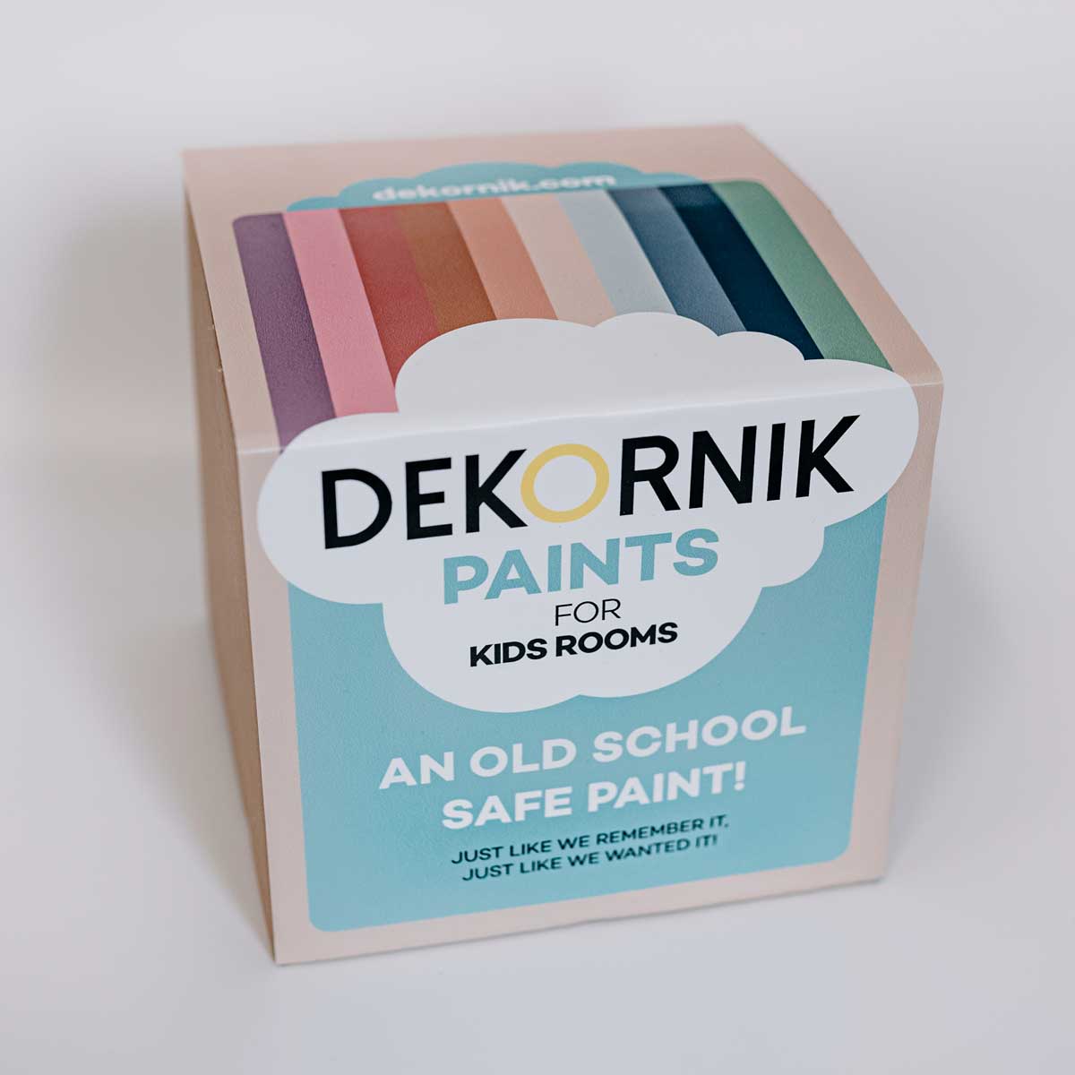 Dekornik PAINTS / Straight into gray